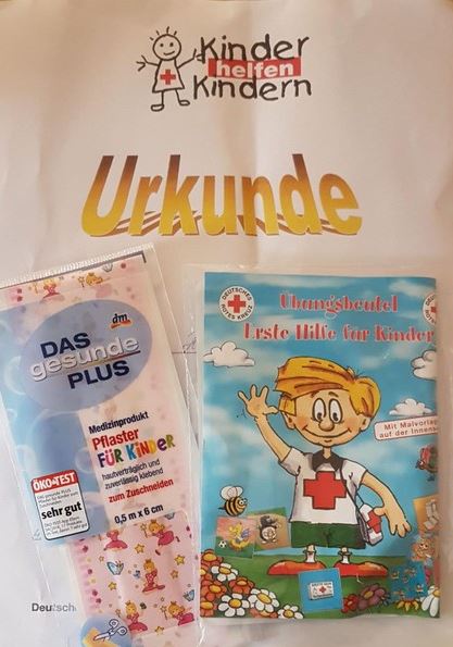 Kinder helfen Kinder0